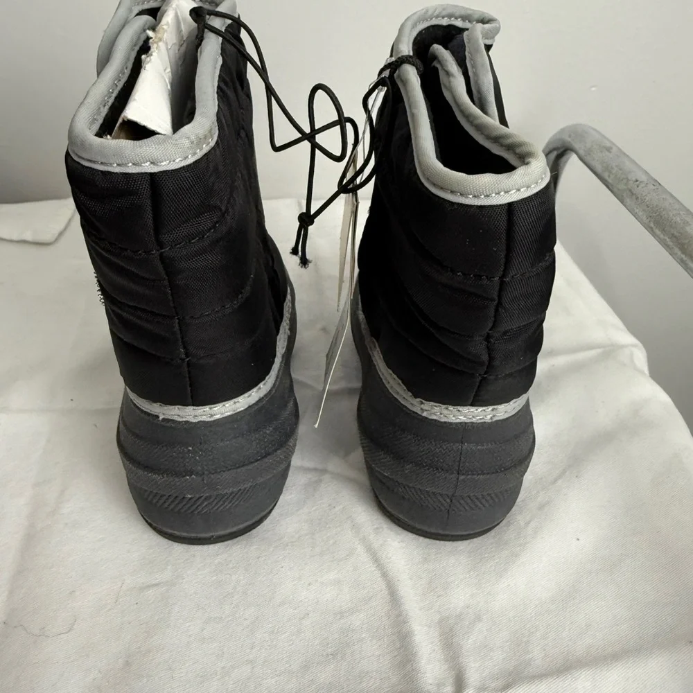 Cat & Jack Black‎ and Gray Kids Snow Boots